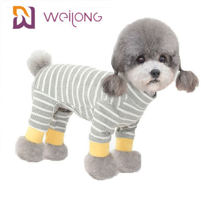Les pyjamas noirs et blancs rayés de chien de plaid d'été adaptés aux besoins du client bavardent teint